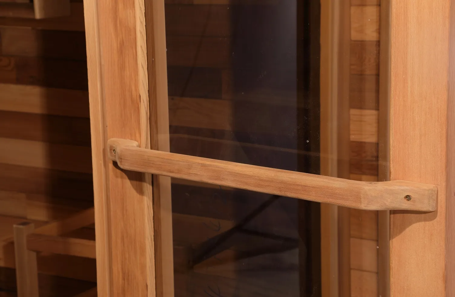 ساونا الشوكران الخارجية بالأشعة تحت الحمراء البعيدة