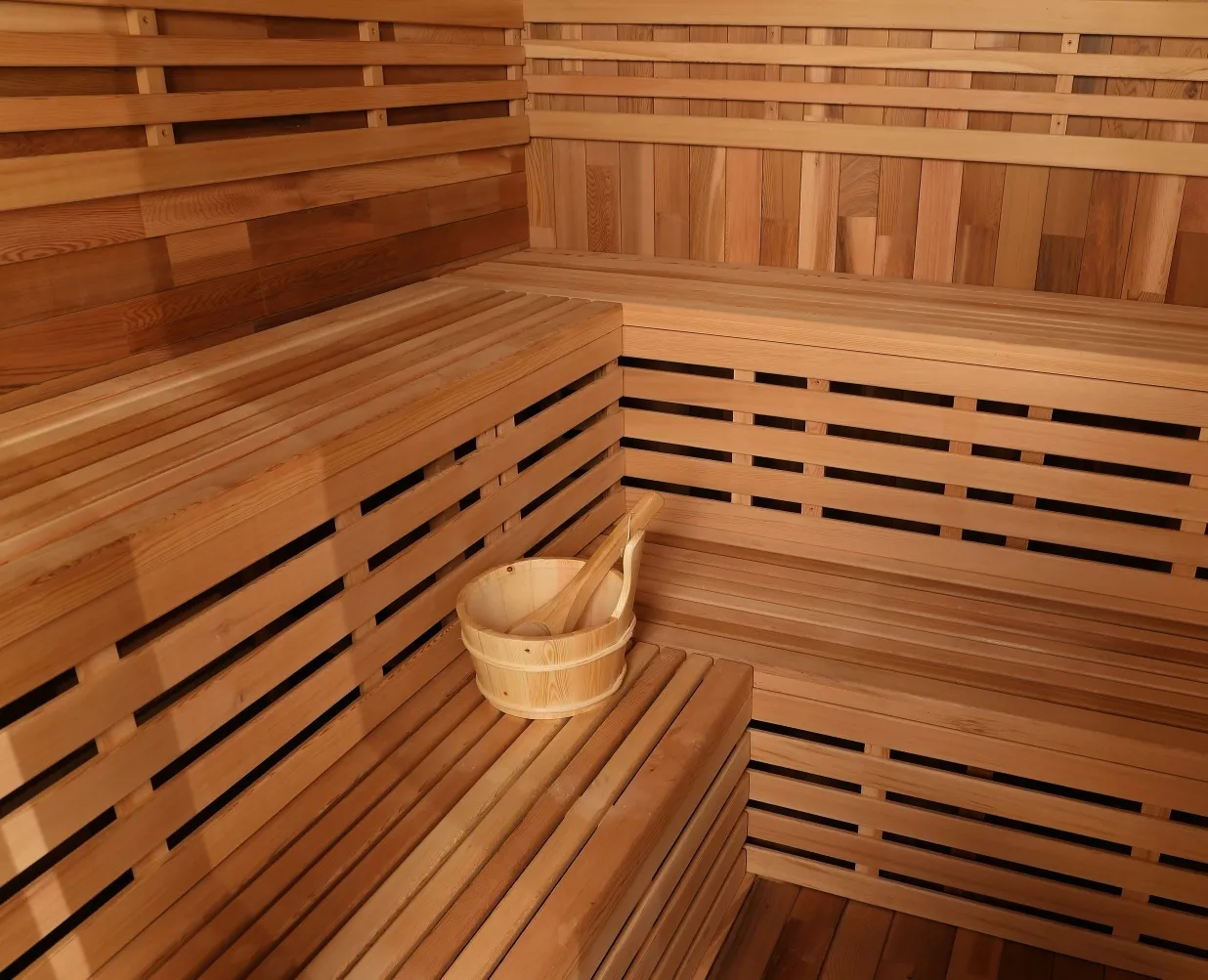 ساونا الشوكران الخارجية بالأشعة تحت الحمراء البعيدة